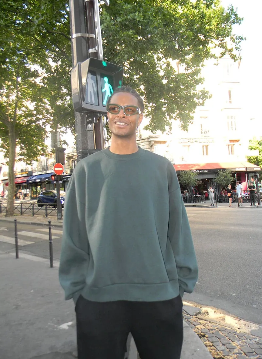 Sweatshirt
